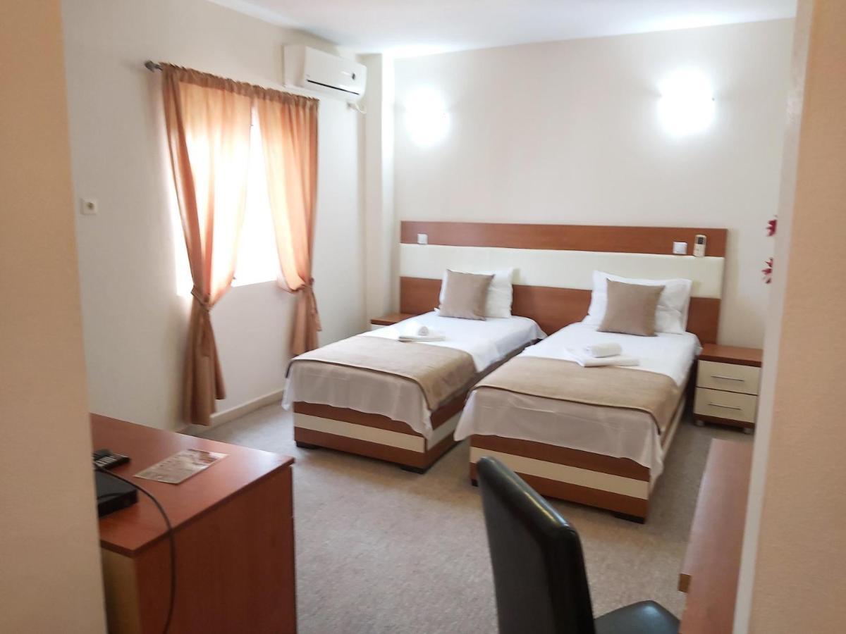 Hotel Zan Ulcinj Exterior foto